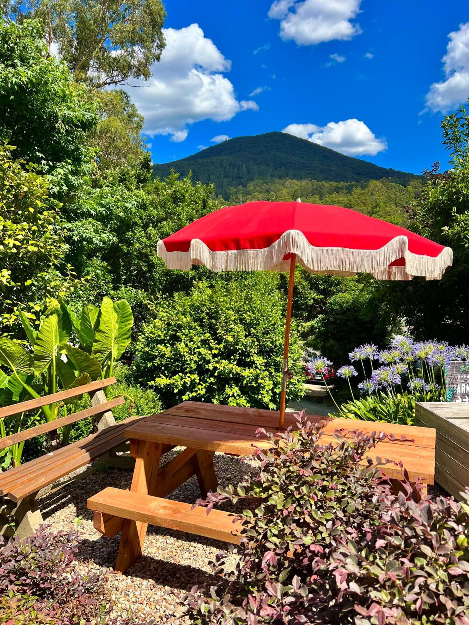 The Warby, Where Mid-Century Style Meets The Mountains Warburton Kültér fotó